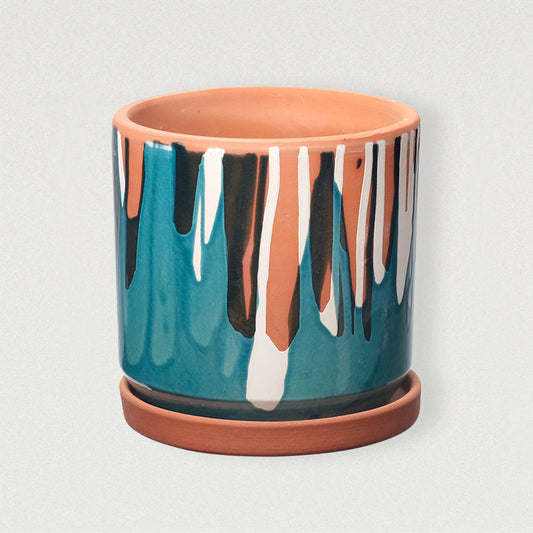 Handgefertigter Blumentopf mit lebendigem blau-weißem Farbverlauf und passendem Unterteller