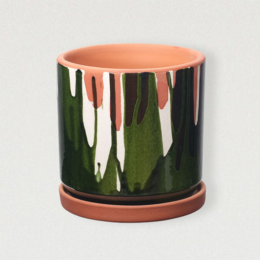 Moderner Blumentopf mit grünem Farbverlauf und passendem terrakottafarbenem Unterteller für stilvolle Pflanzen