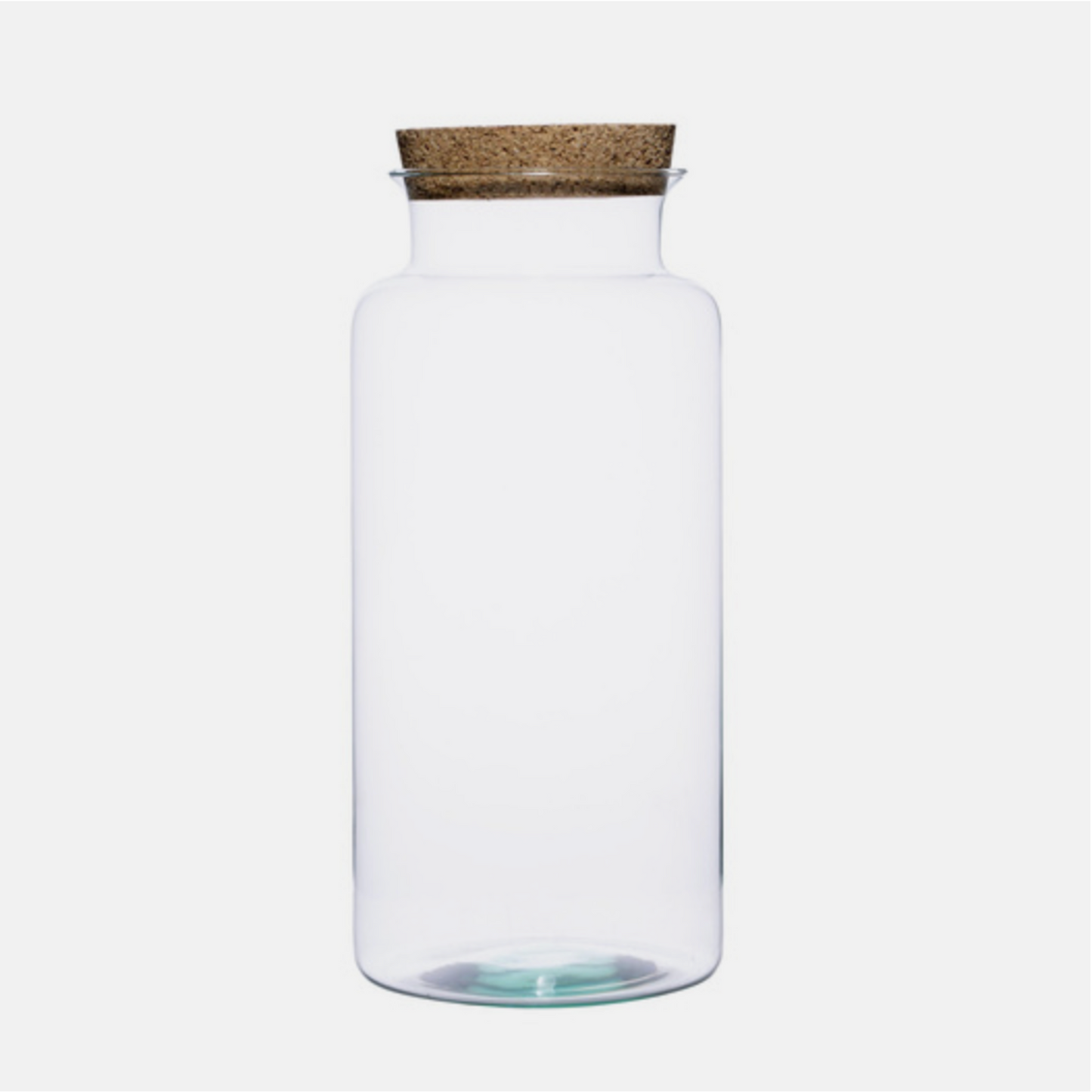 Das Glasgefäß Ali von Berlinplant besticht durch ein klares, geradliniges Design mit weiter Öffnung und rundem Korkdeckel – ideal für kleine bis mittelgroße Pflanzen oder als stilvoller Deko-Akzent.