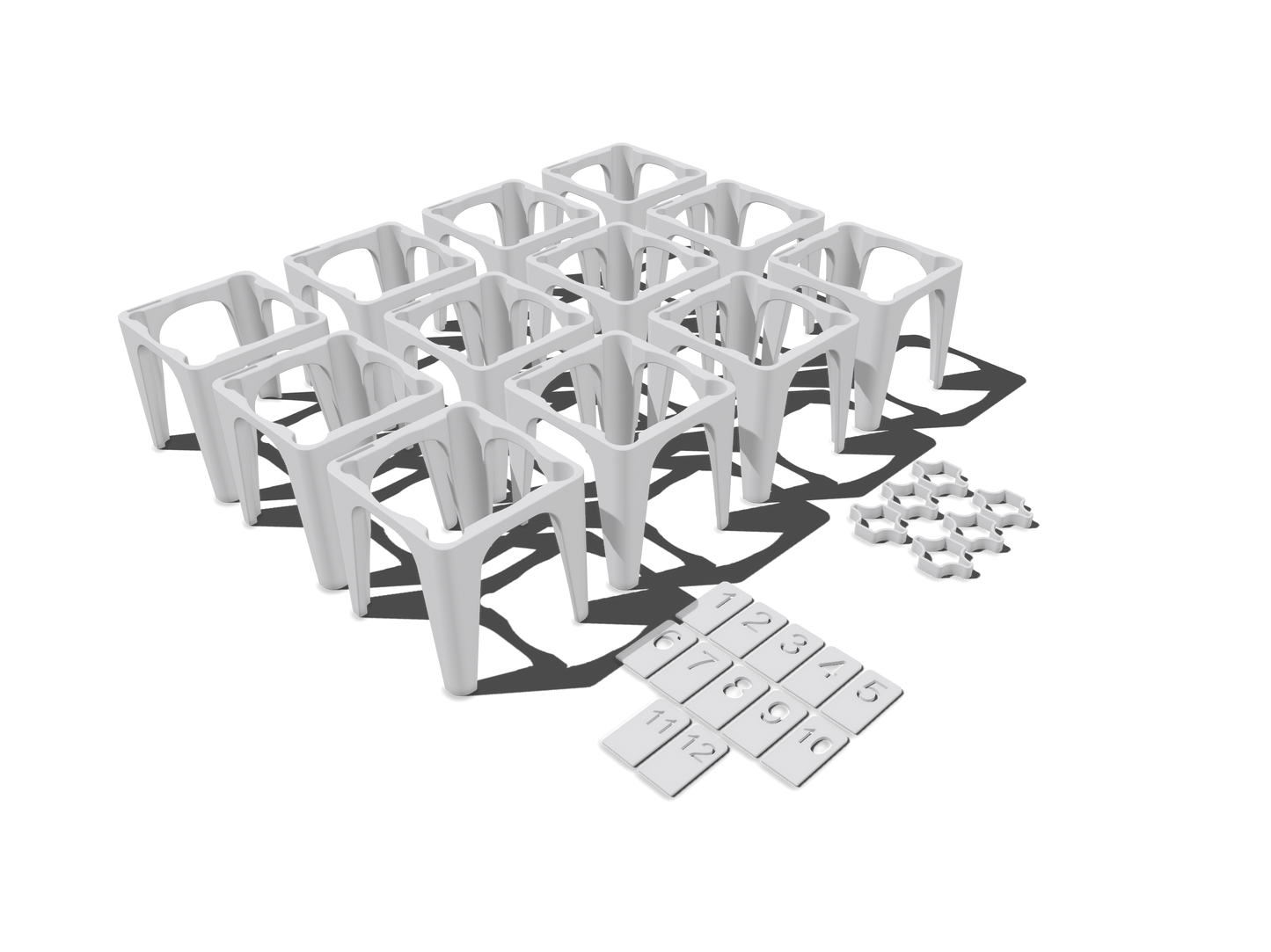 Ein komplettes Set von Berlinplant – modulare Abstandshalterständer aus weißem Kunststoff, sechseckige Verbindungsstücke und Nummernschilderkarten – ist auf einem schwarzen Hintergrund angeordnet, mit gruppierten Ständern, Verbindungsstücken und Karten an der Seite.