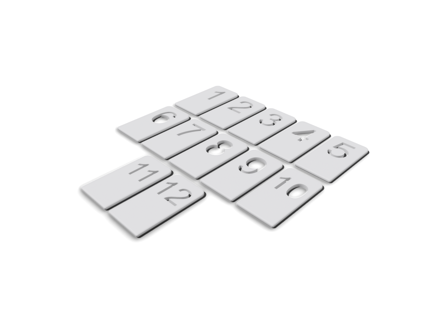 Das Nummernschilder-Set von Berlinplant besteht aus einem 4x3-Raster aus weißen rechteckigen Kacheln mit den Nummern 1–12, wobei die Kachel mit der Nummer 8 fehlt und eine auffällige Lücke vor dem schwarzen Hintergrund hervorsticht.